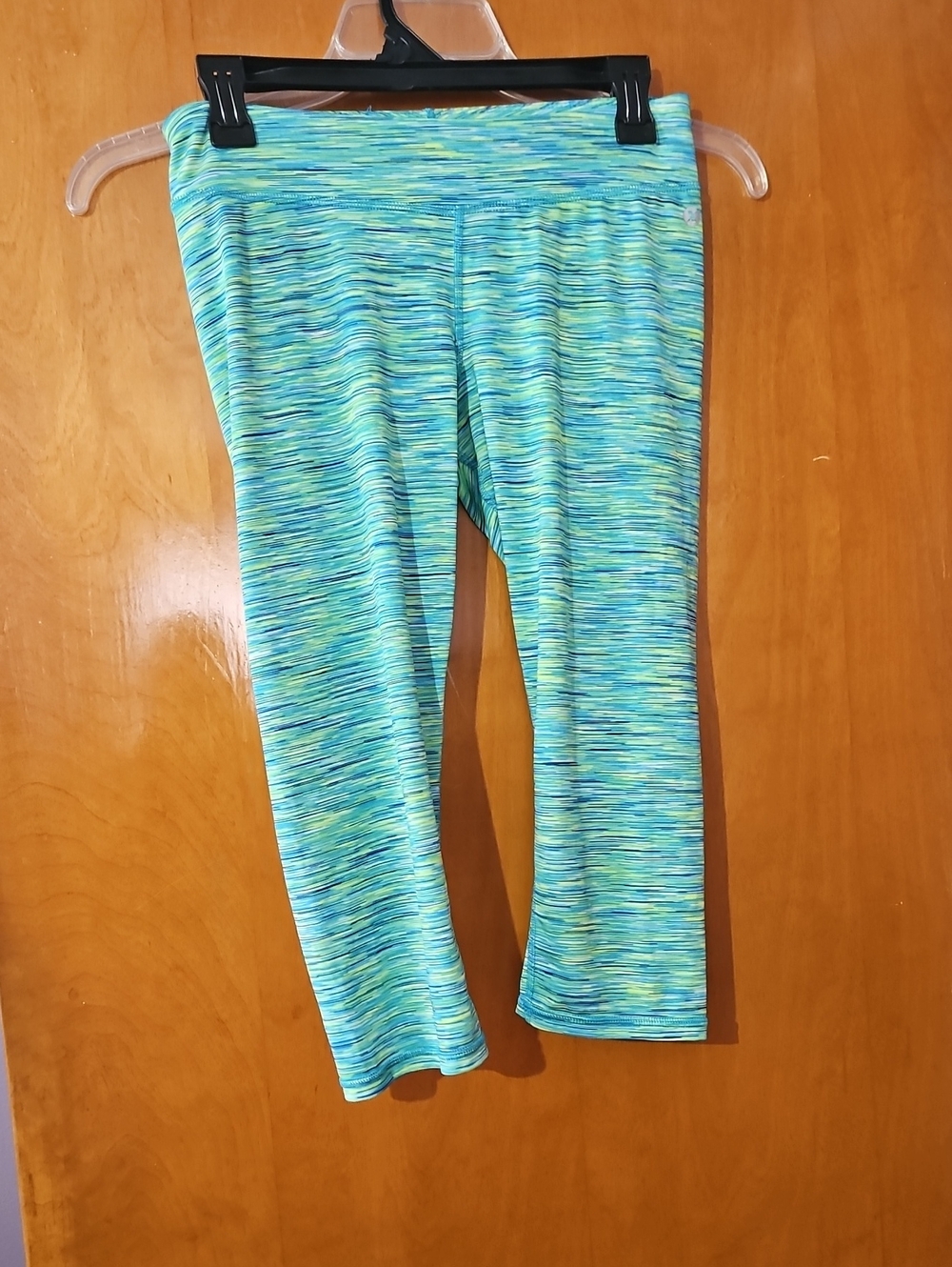 Xersion Blue-Green Space-Dye Capri Leggings
